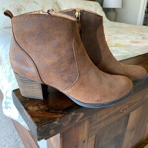 Franco Sarto Booties Size 8